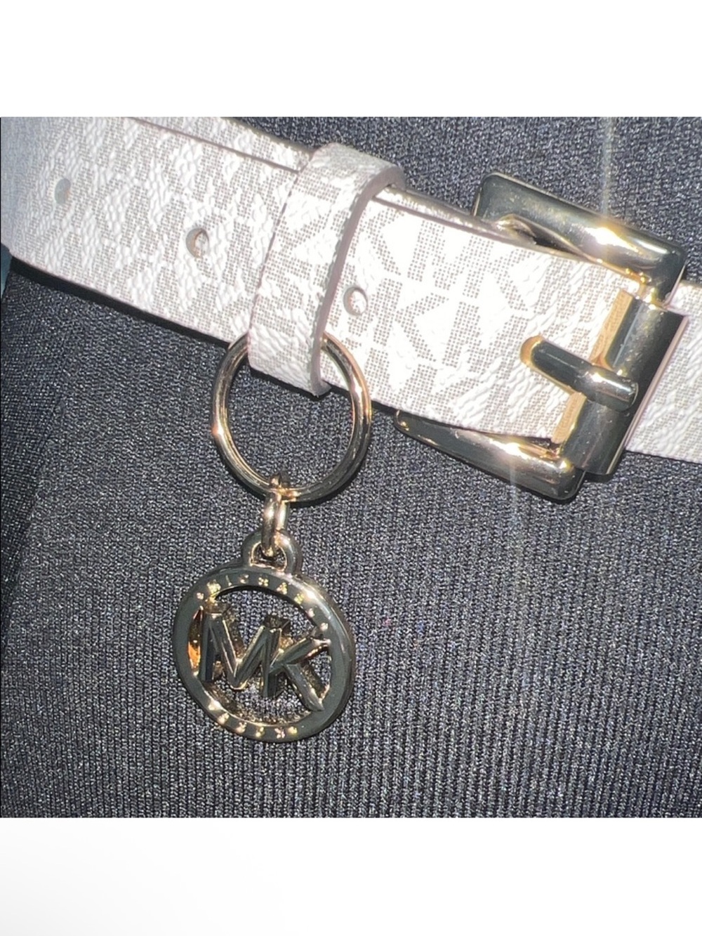 Like new condition, Michael Michael Kors belt bag S/M - Picture 10 of 12